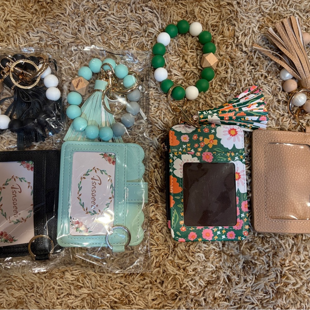 4 brand new wristlets